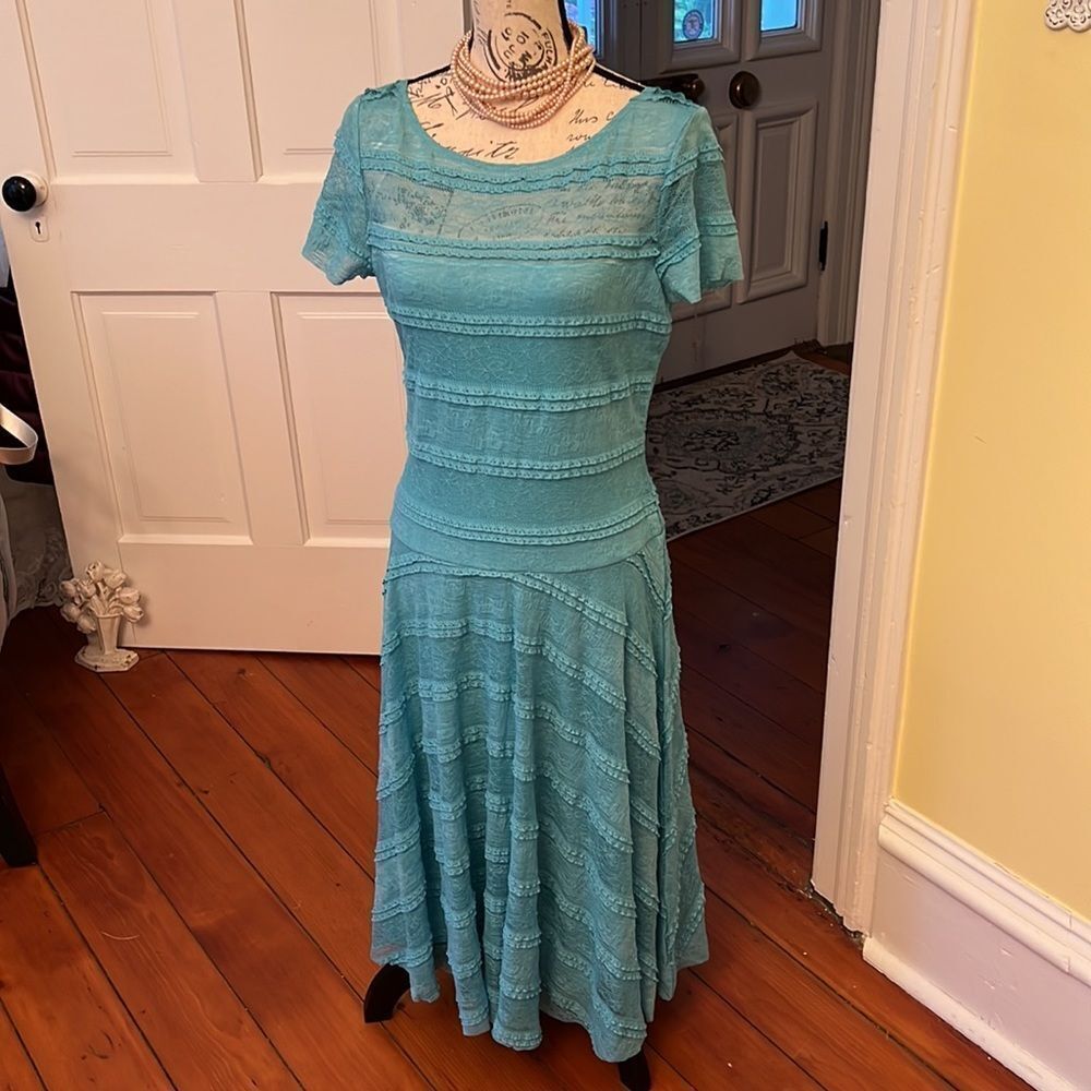 Sangria Sz 10 *Tiffany-Blue* Turquoise Stretch Lace Dress